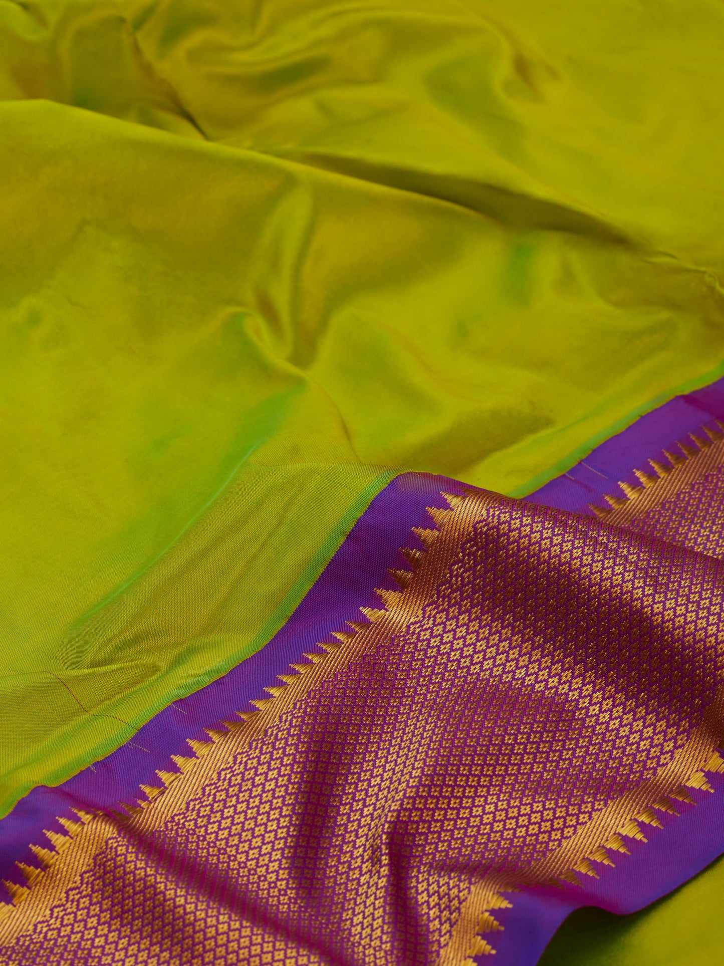 Sneha Green with Purple 9 Yards Kanchivaram Silk Saree
