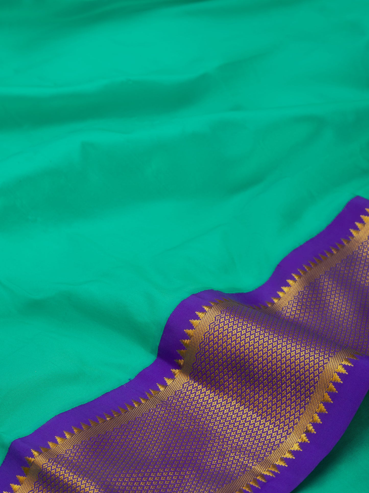 Green with Violet 9 Yards Kanchivaram Silk Saree
