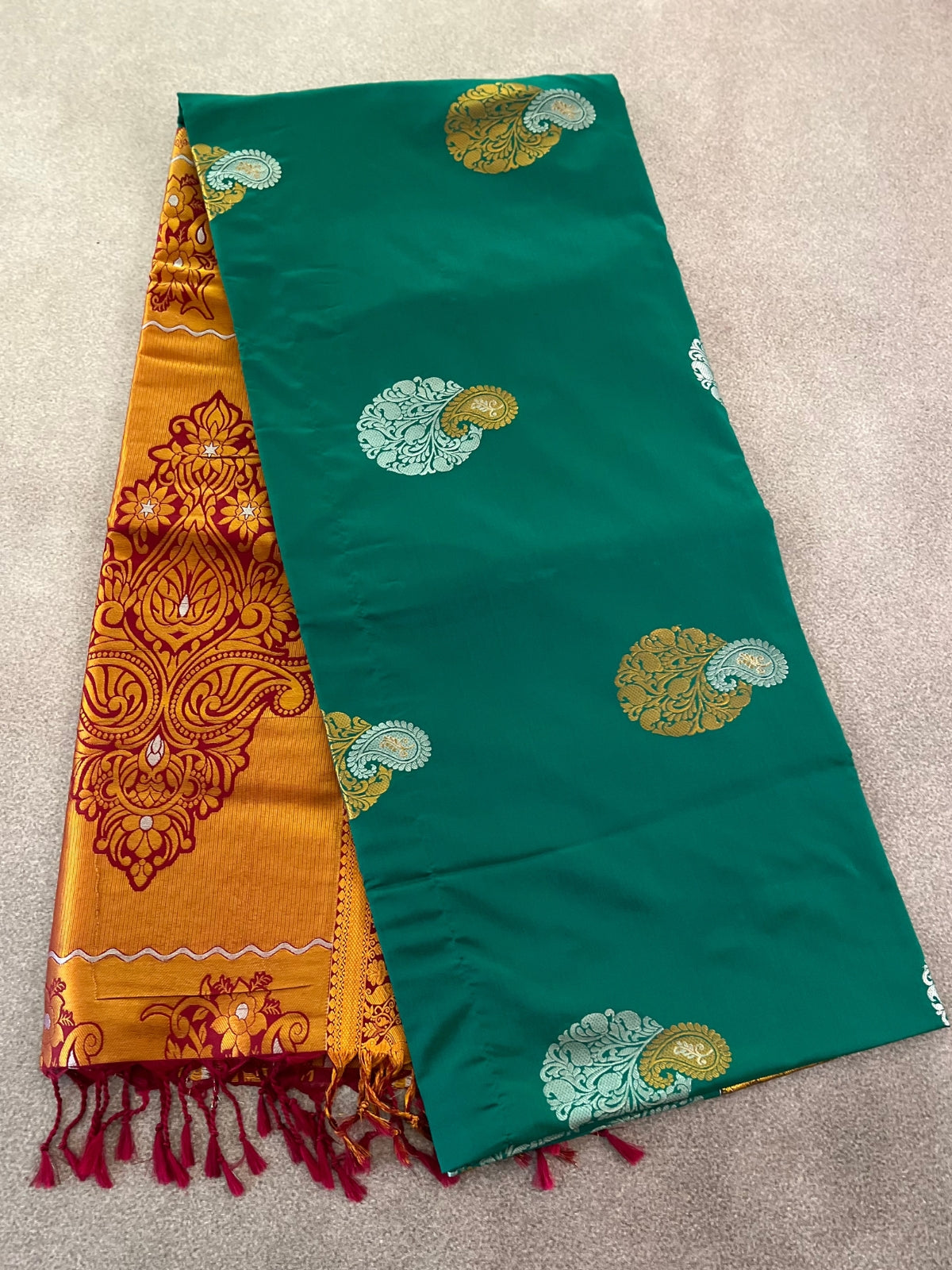 Dark Green Semi Soft Silk Saree