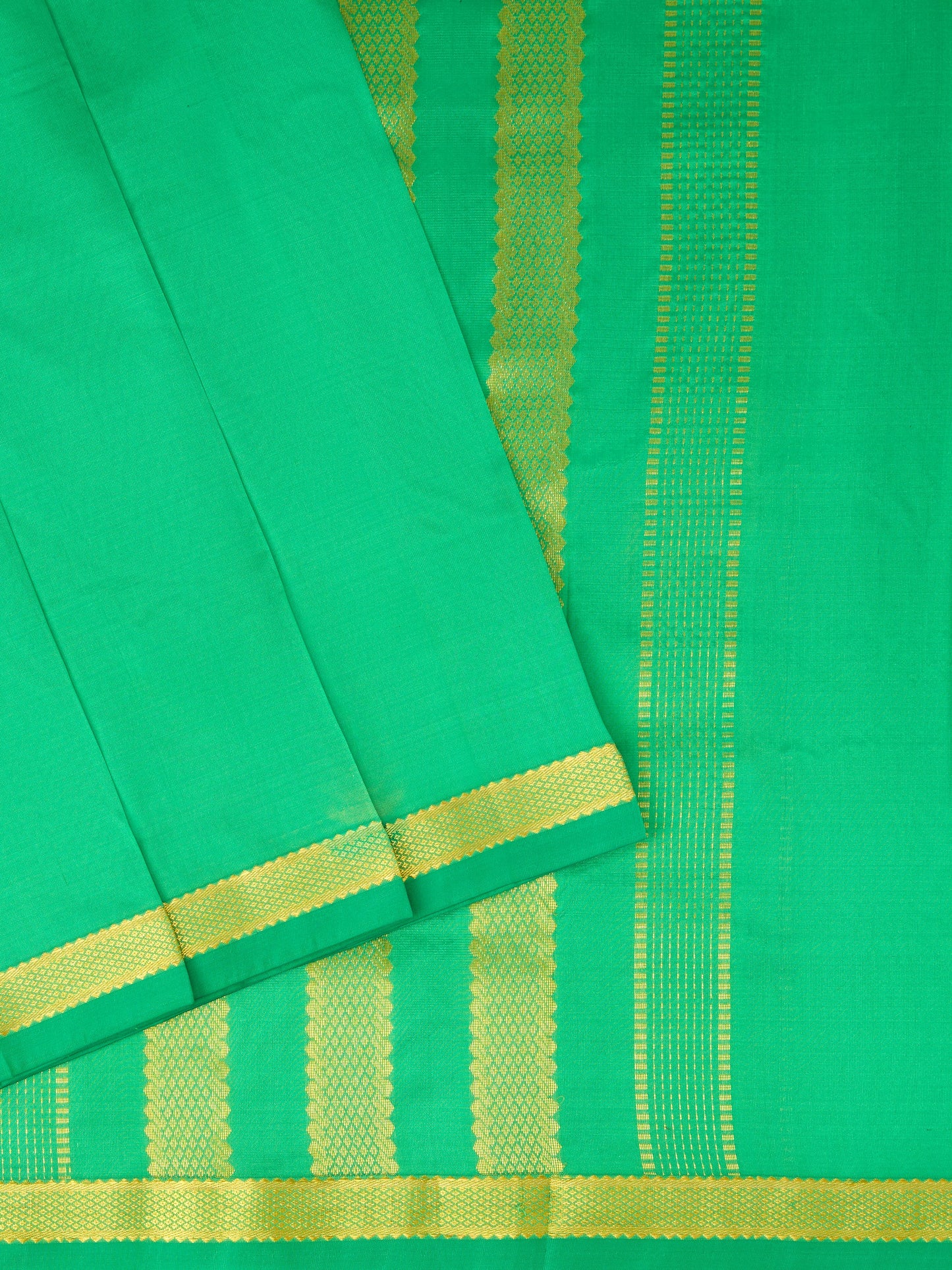 Parrot Green 9 Yards Kanchivaram Silk Saree