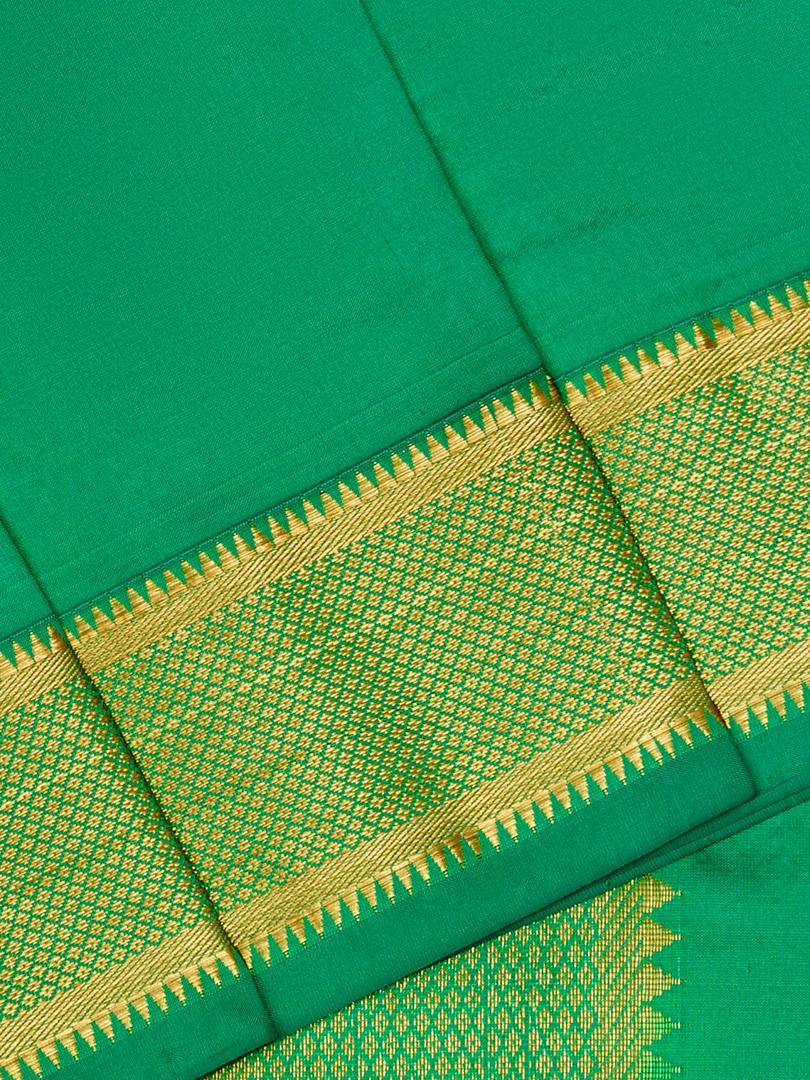 Parrot Green 9 Yards Kanchivaram Silk Saree