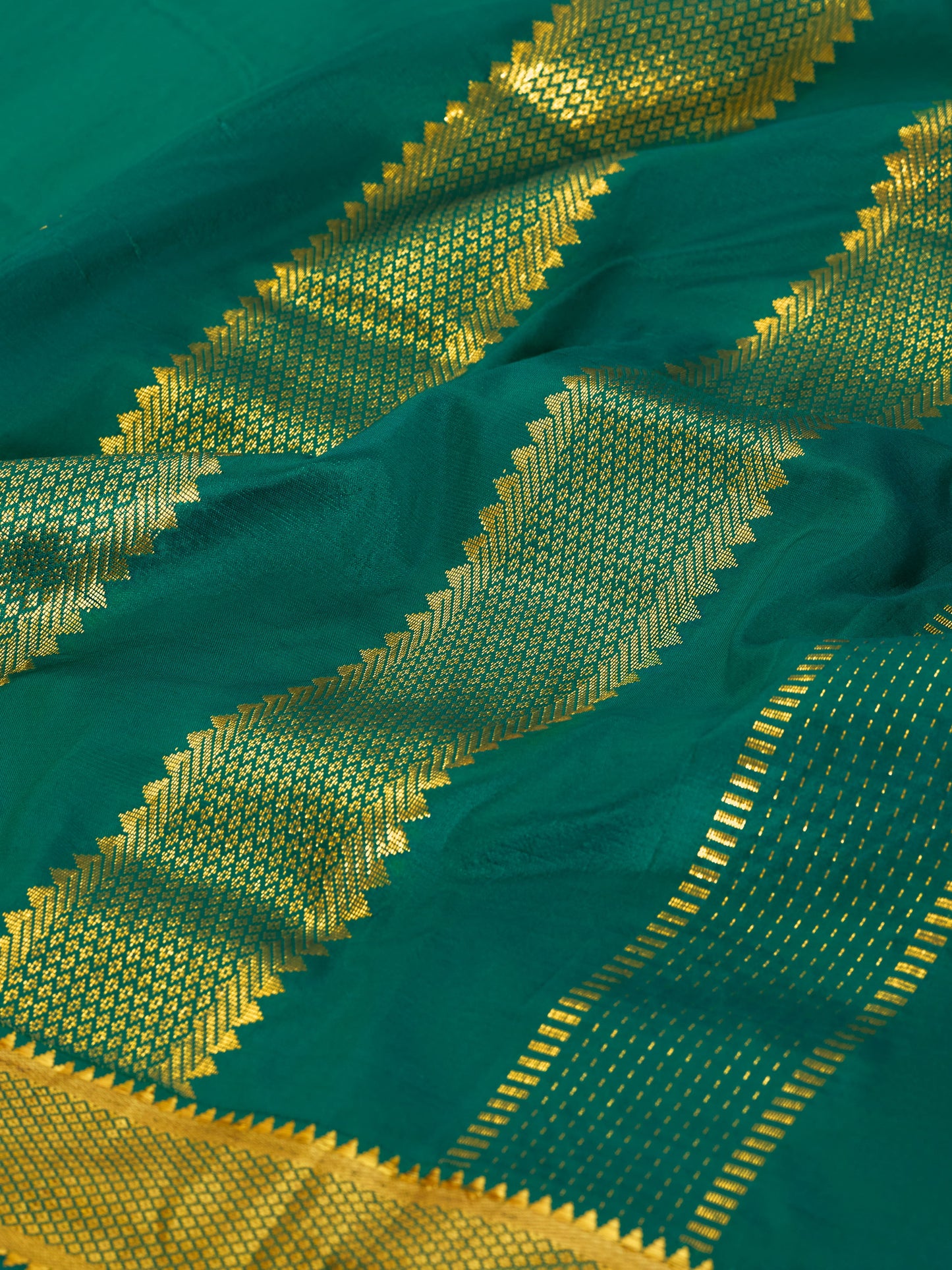 Bottle Green 9 Yards Kanchivaram Silk Saree