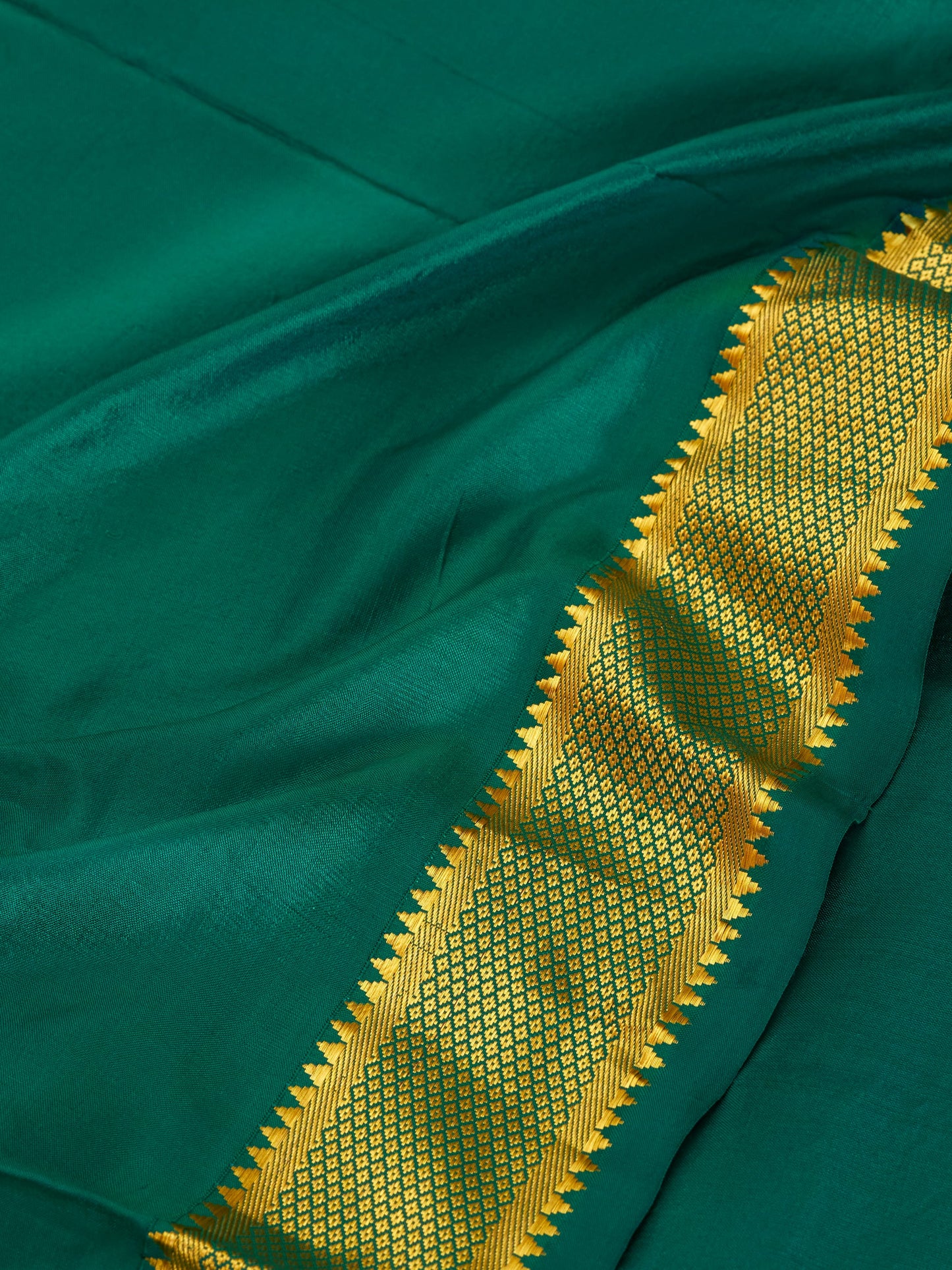 Bottle Green 9 Yards Kanchivaram Silk Saree