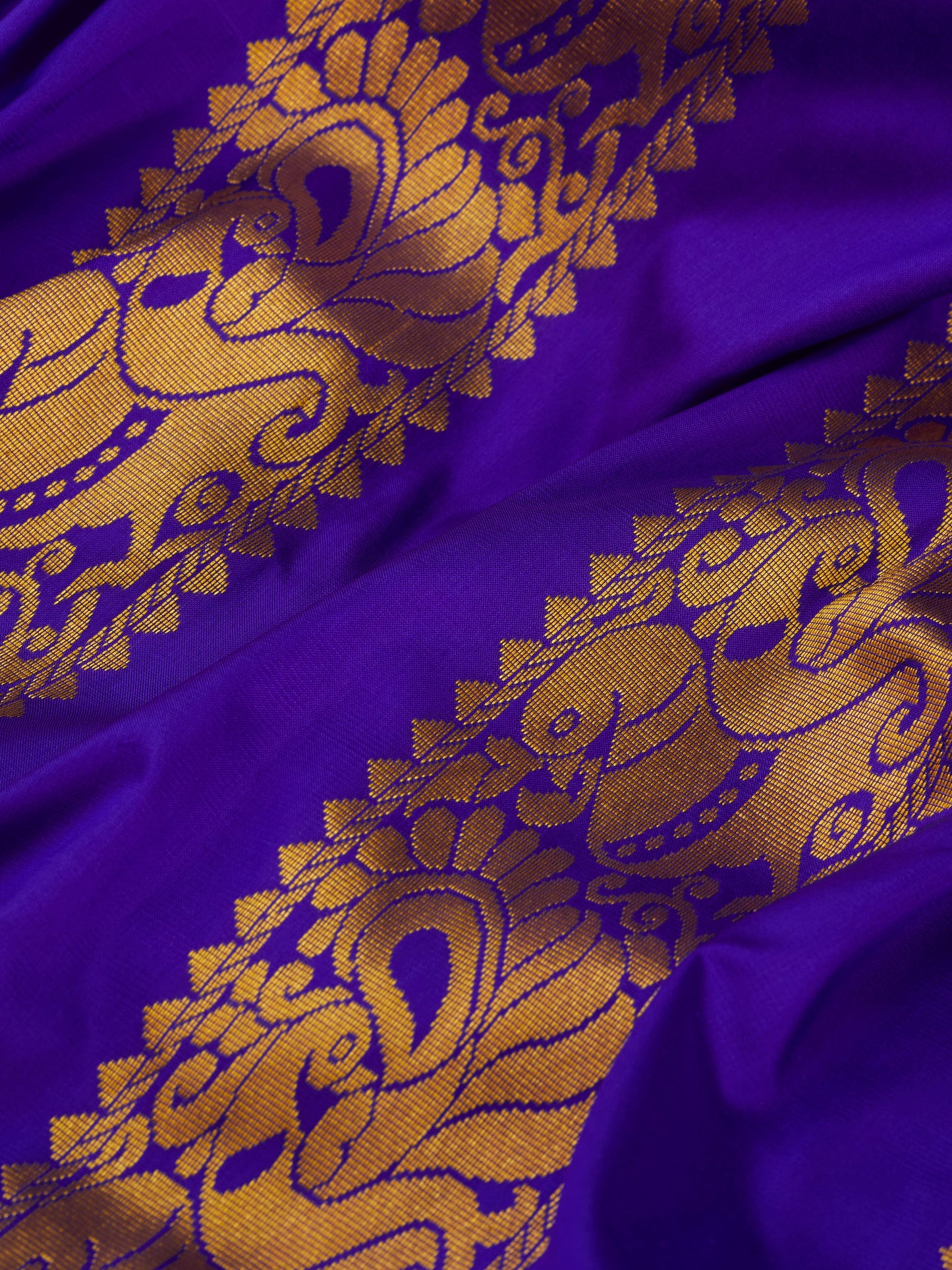 Vani Rani with Violet 9 Yards Kanchivaram Silk Saree