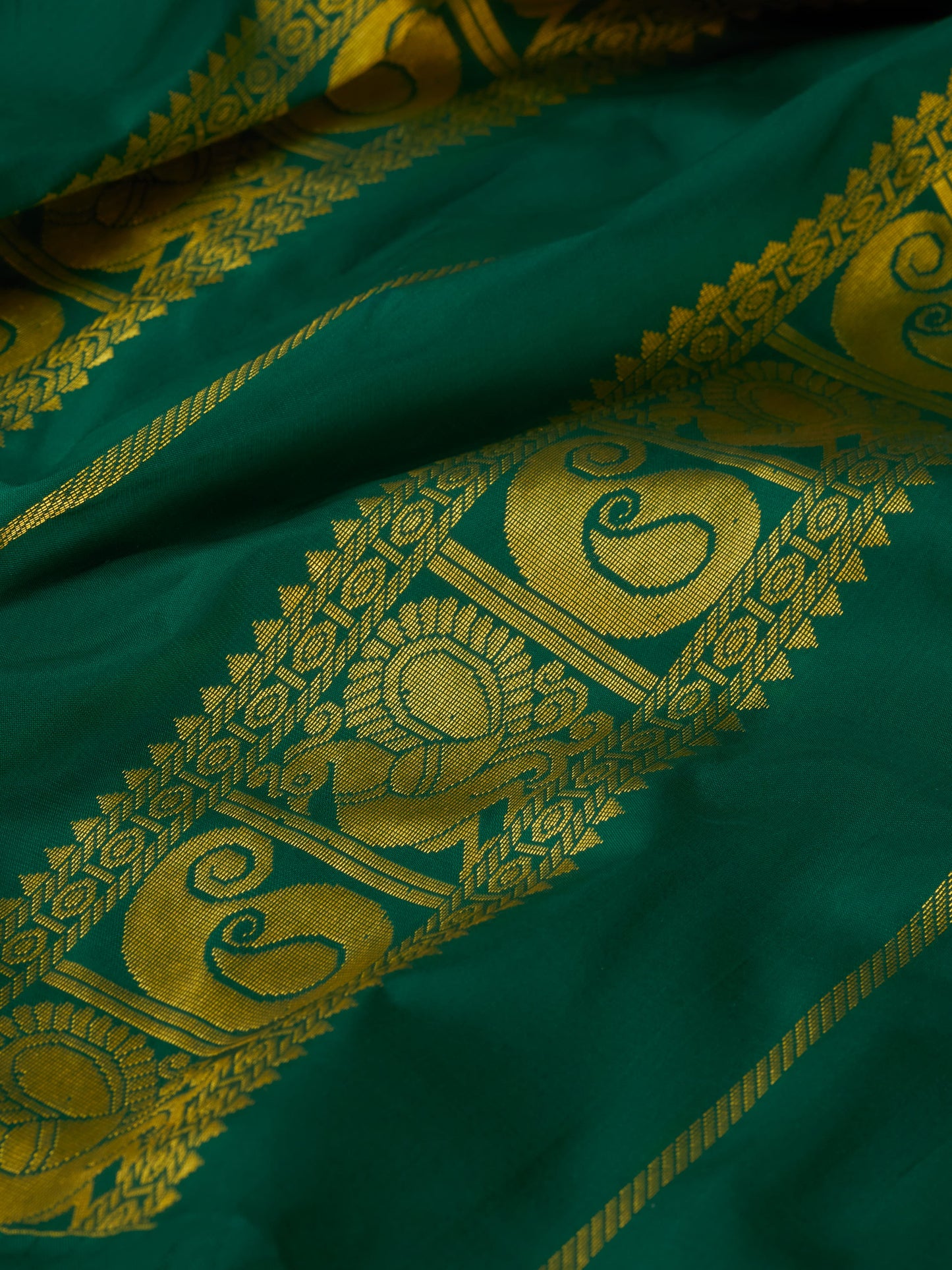 Pink with Bottle Green 9 Yards Kanchivaram Silk Saree